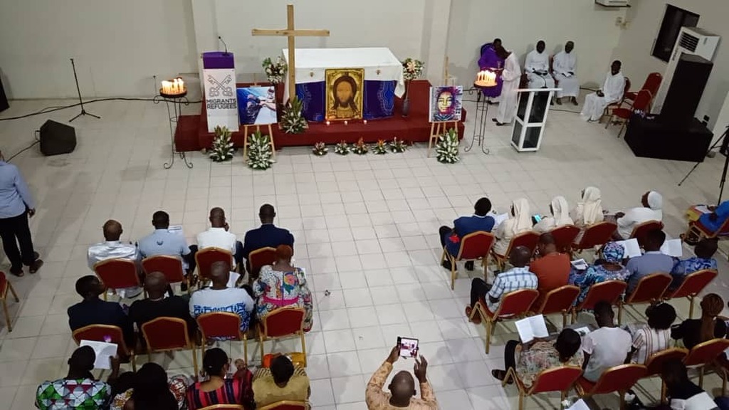 “Morire di Speranza” ad Abidjan. Per la prima volta in Africa la preghiera che fa memoria dei migranti scomparsi nel mare e nel deserto